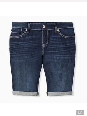 Torrid Bermuda Shorts Size 14 in Vintage dark wash